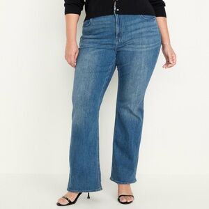 Old Navy Women's 20 Short High-Waisted Wow Flare
Regular Wash Jeans